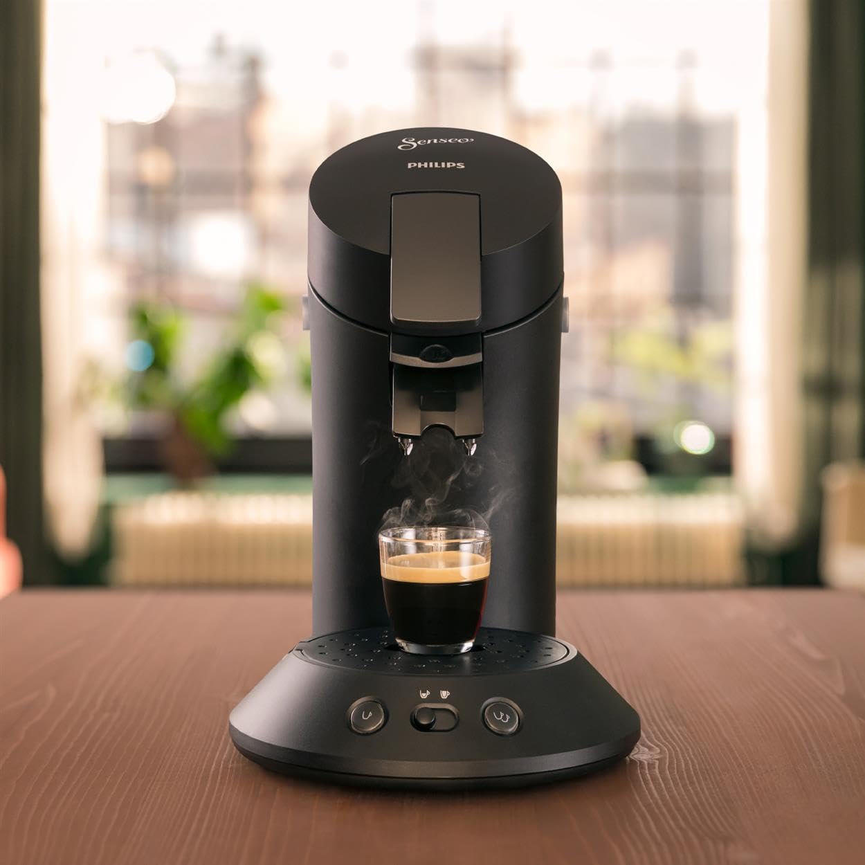 PHILIPS Senseo Original Plus Kaffeepadmaschine – Kaffeestärkewahl, Coffee Boost Technologie, Umweltfreundlich, Zwei-Tassen-Funktion, 0,7L Wassertank, Schnelles Aufheizen, samtige Crema (CSA210/60)