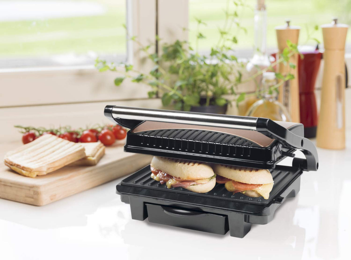 Bestron elektrischer Kontaktgrill mit Auffangschale, Sandwichmaker mit Cool-Touch-Handgriff & Antihaftbeschichtung, Paninimaker mit 1000 Watt, ASW113CO, Farbe: Kupfer, Ø 28,5 cm