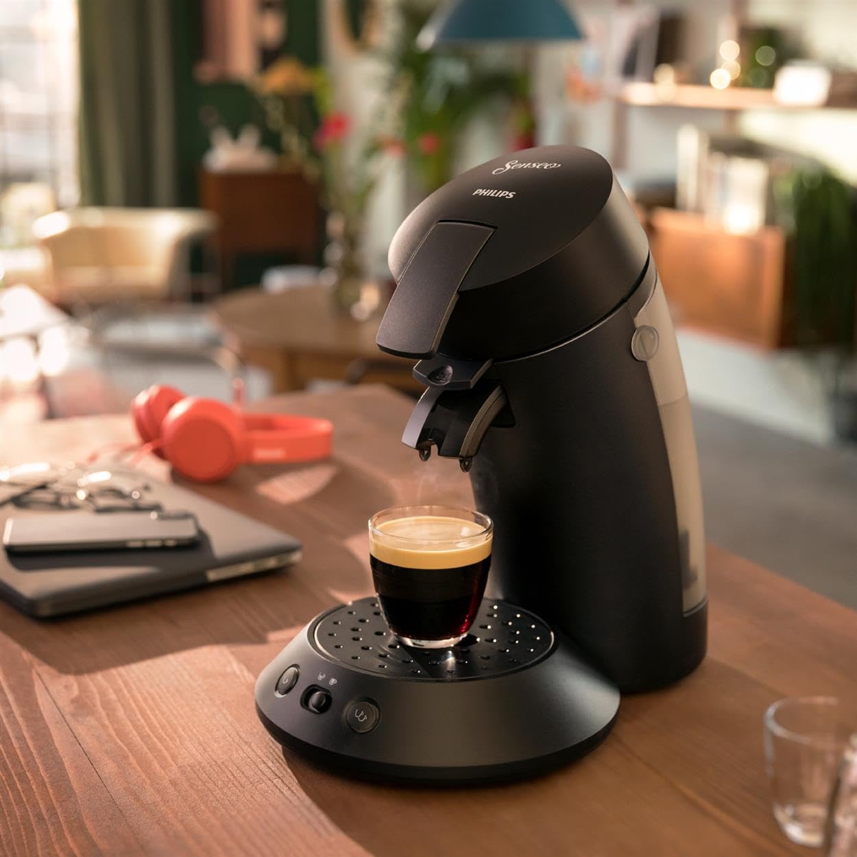 PHILIPS Senseo Original Plus Kaffeepadmaschine – Kaffeestärkewahl, Coffee Boost Technologie, Umweltfreundlich, Zwei-Tassen-Funktion, 0,7L Wassertank, Schnelles Aufheizen, samtige Crema (CSA210/60)