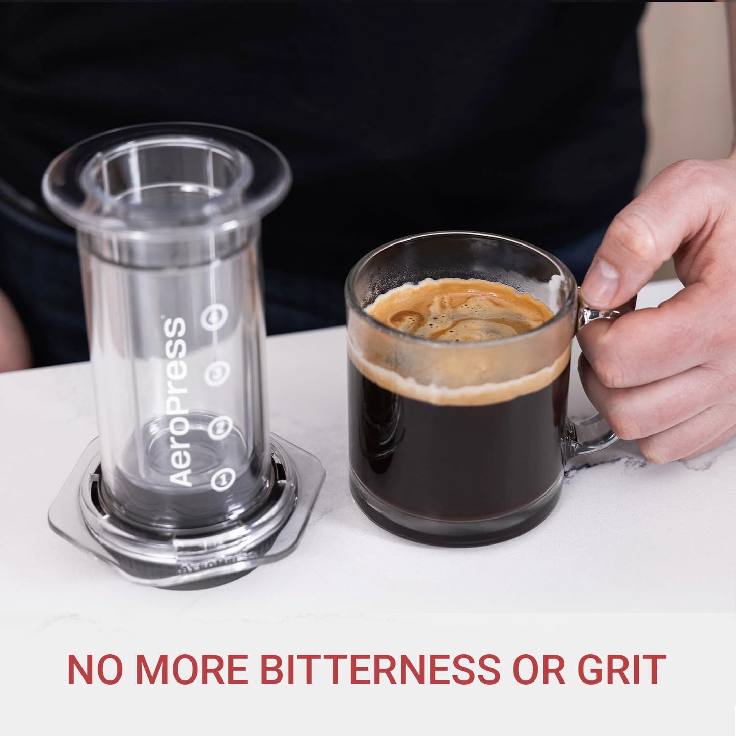 AeroPress Clear Kaffeepresse – 3-in-1 Kaffeemaschine kombiniert French Press, Pour Over & Espresso – Vollmundiger Kaffee ohne Bitterkeit – Tragbare Mini-Kaffeemaschine für Reisen, Transparent