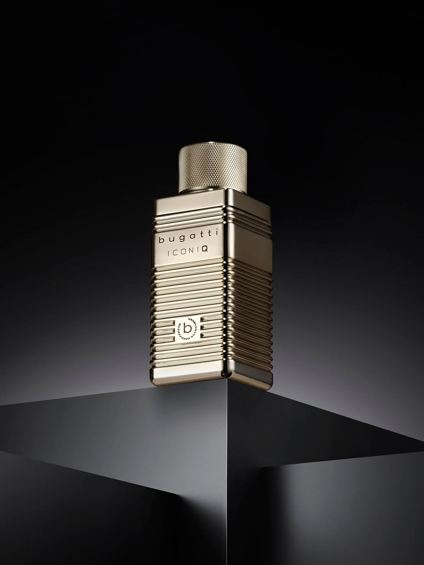 bugatti Parfüm Herren Iconiq Gold Edition 100ml I Eau de Toilette Herren mit Bergamotte, scharfen Noten, Schwertlilie & Moschus I sinnlich & selbstbewusst I zitrisch-ambriert-holziges Männer Parfüm