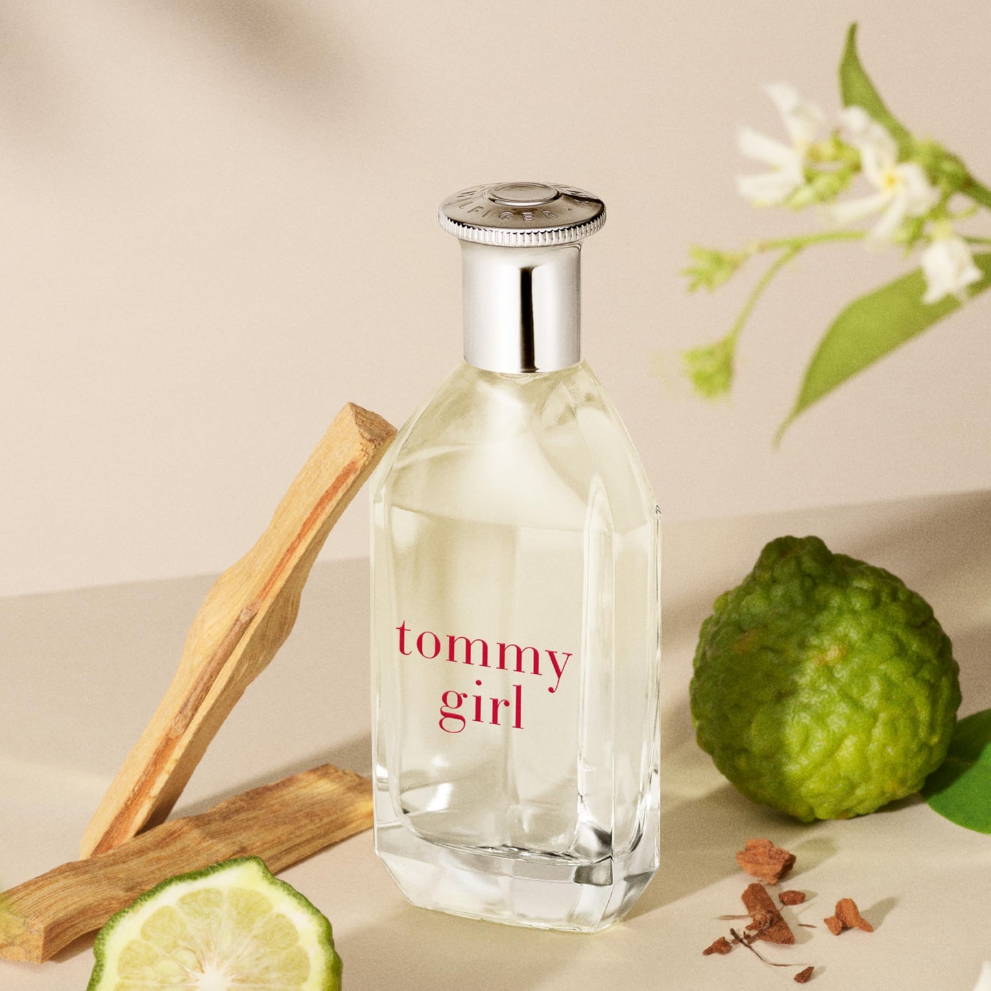 Tommy Hilfiger – Tommy Girl Eau de Toilette 30 ml – Parfüm Damen – Fruchtig & Blumig – Frischer blumiger Duft mit fruchtigen Noten – Transparenter Glasflakon