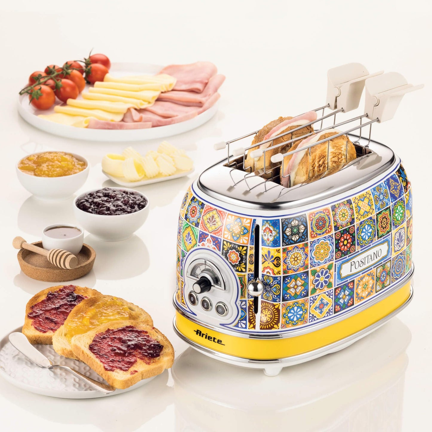 Ariete Positano 155, 2-Scheiben-Toaster, Toaster mit 6 Toaststufen, Automatischer Auswurf, Auftaufunktion, Herausnehmbares Krümelfach, Gehäuse aus Edelstahl, mit Sandwichzangen, 810W,