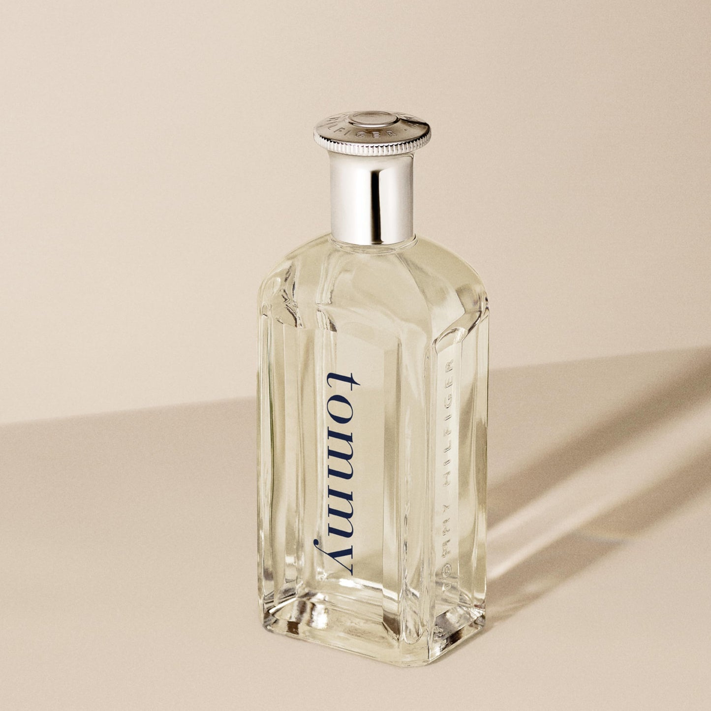 Tommy Hilfiger – Tommy Eau de Toilette 100 ml – Parfüm Herren – Fougère-Duft – Zitrusnoten und Fruchtnuancen – Transparenter Glasflakon