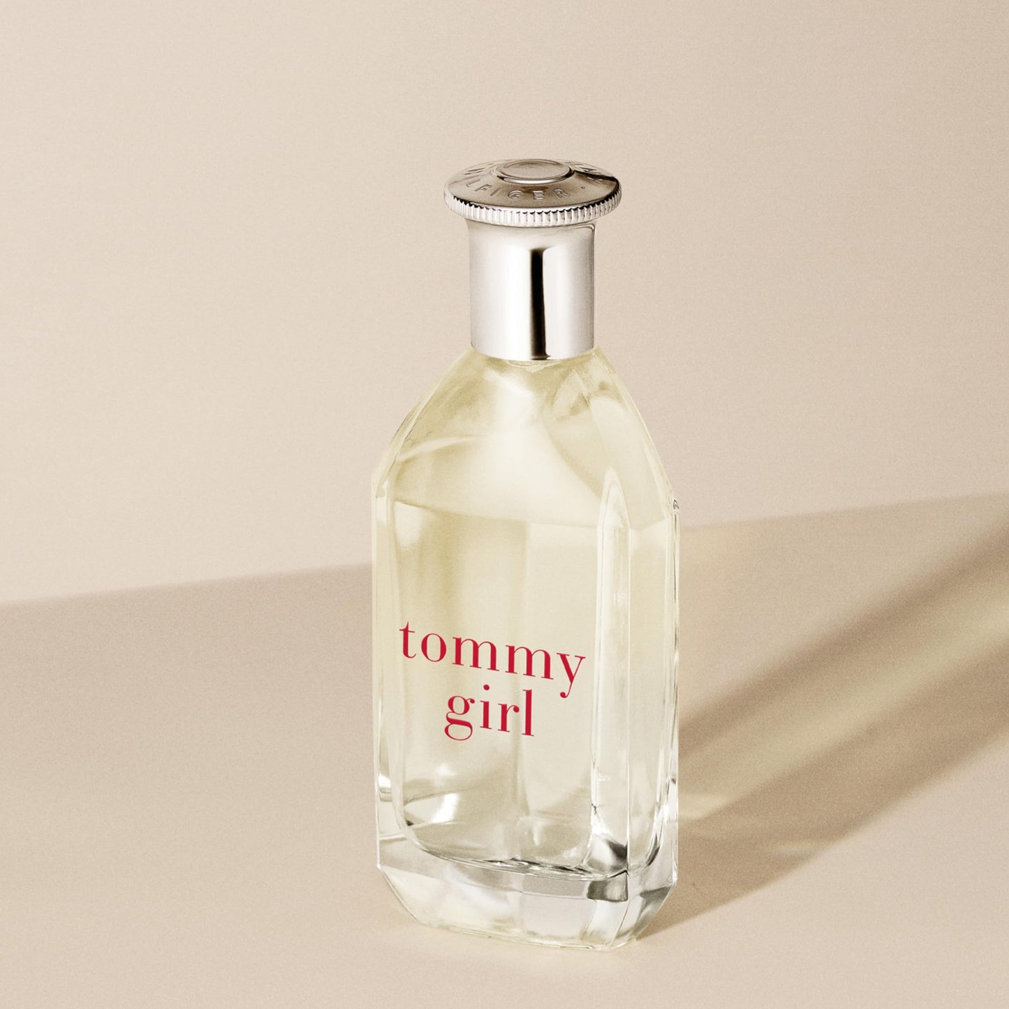 Tommy Hilfiger – Tommy Girl Eau de Toilette 30 ml – Parfüm Damen – Fruchtig & Blumig – Frischer blumiger Duft mit fruchtigen Noten – Transparenter Glasflakon